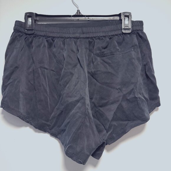 Quince 100% Washable Silk Pajama Shorts Black MD - Picture 2 of 4